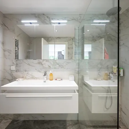 Villa: 15 Mins Walk To & Centre * 칸느