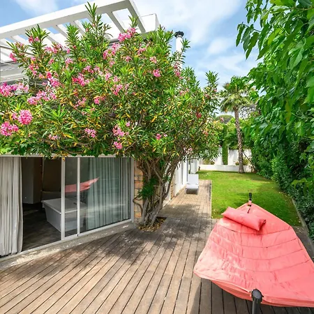 Villa: 15 Mins Walk To & Centre 빌라 칸느