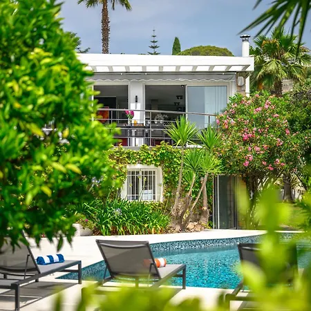 Villa: 15 Mins Walk To & Centre Cannes