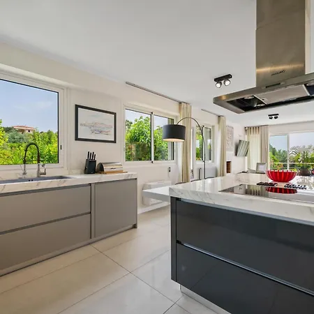 Villa: 15 Mins Walk To & Centre * Cannes