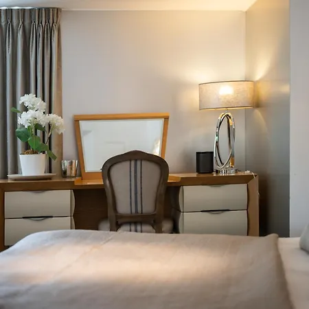 Villa: 15 Mins Walk To & Centre 칸느