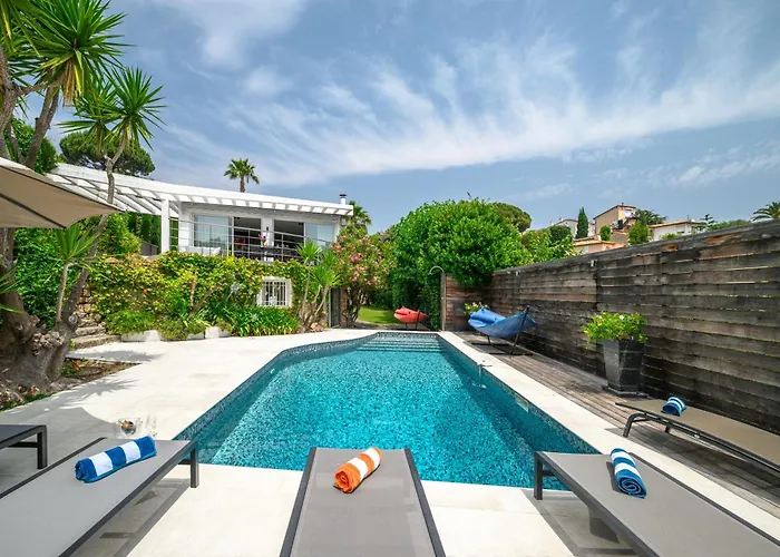 Villa Villa: 15 Mins Walk To & Centre Cannes