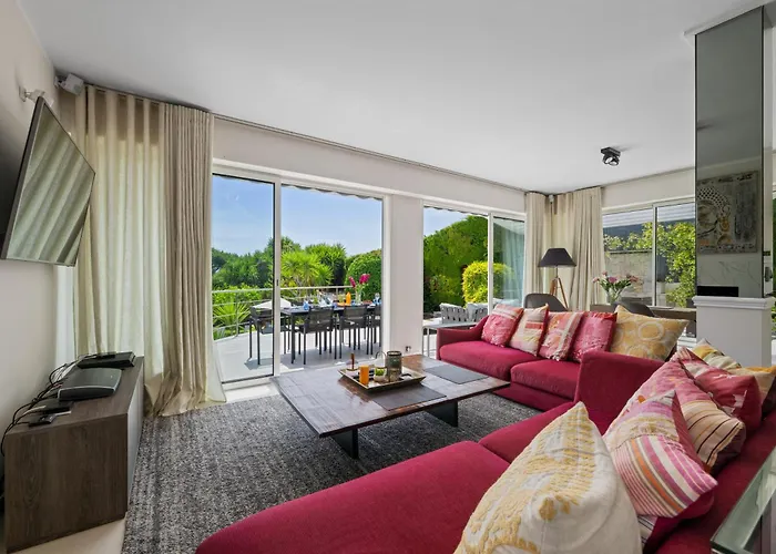 Villa: 15 Mins Walk To & Centre Villa Cannes