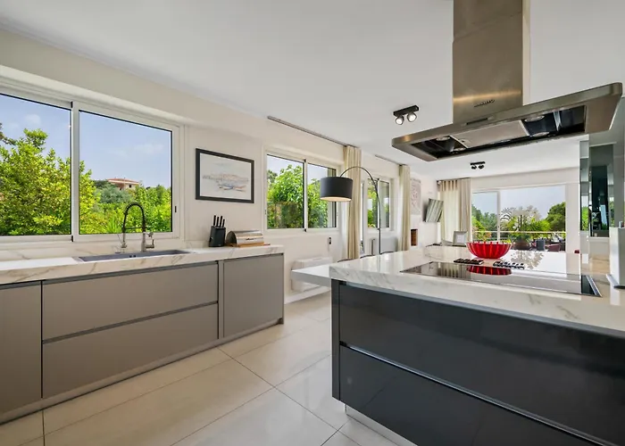 Villa: 15 Mins Walk To & Centre * Cannes